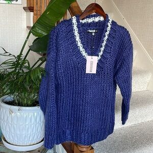 NWT Misguided Chunky V Neck Knit Sweater